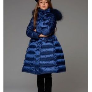 Add coat girl Outlet